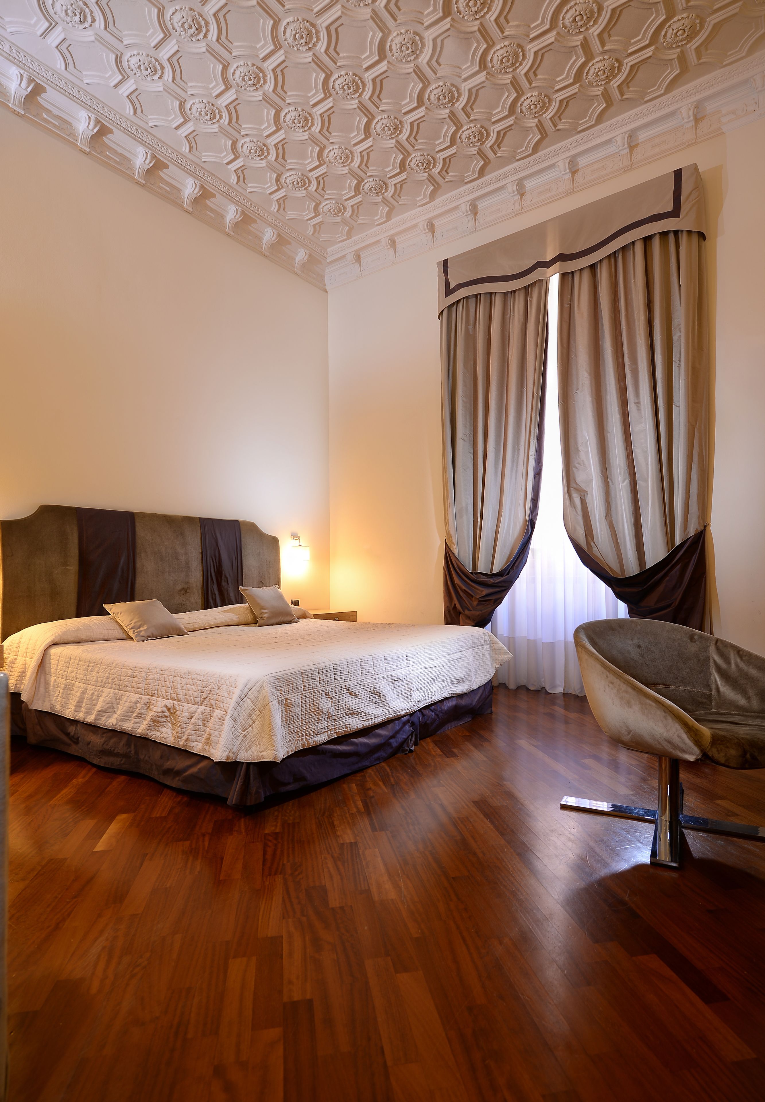 Hotel Golden — photo 1