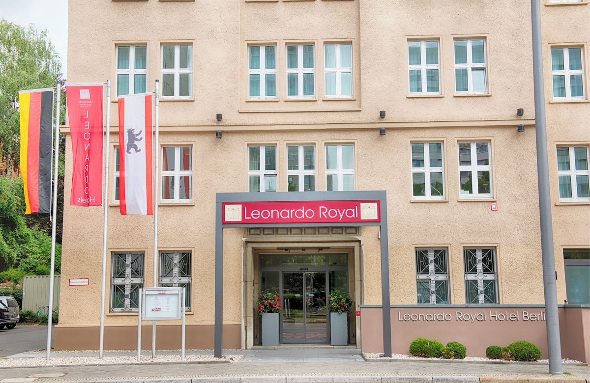 Leonardo Royal Hotel Berlin Alexanderplatz — photo 1